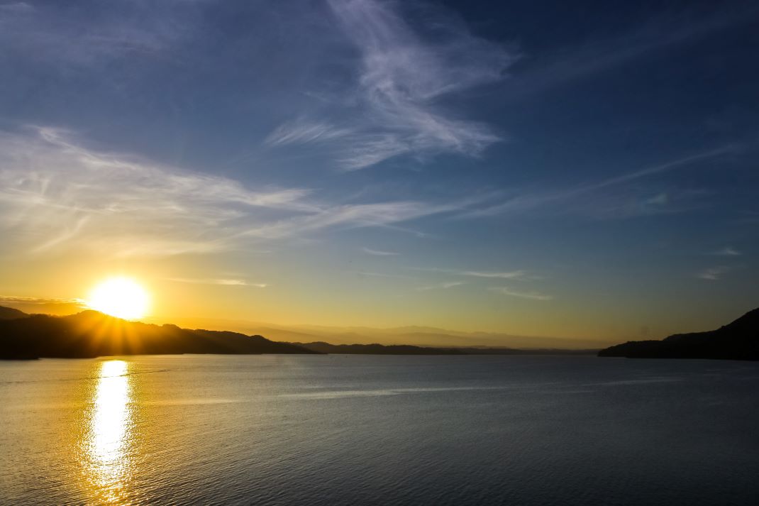 Sunset at the Celestino Gelsi Dam in El Cadillal.